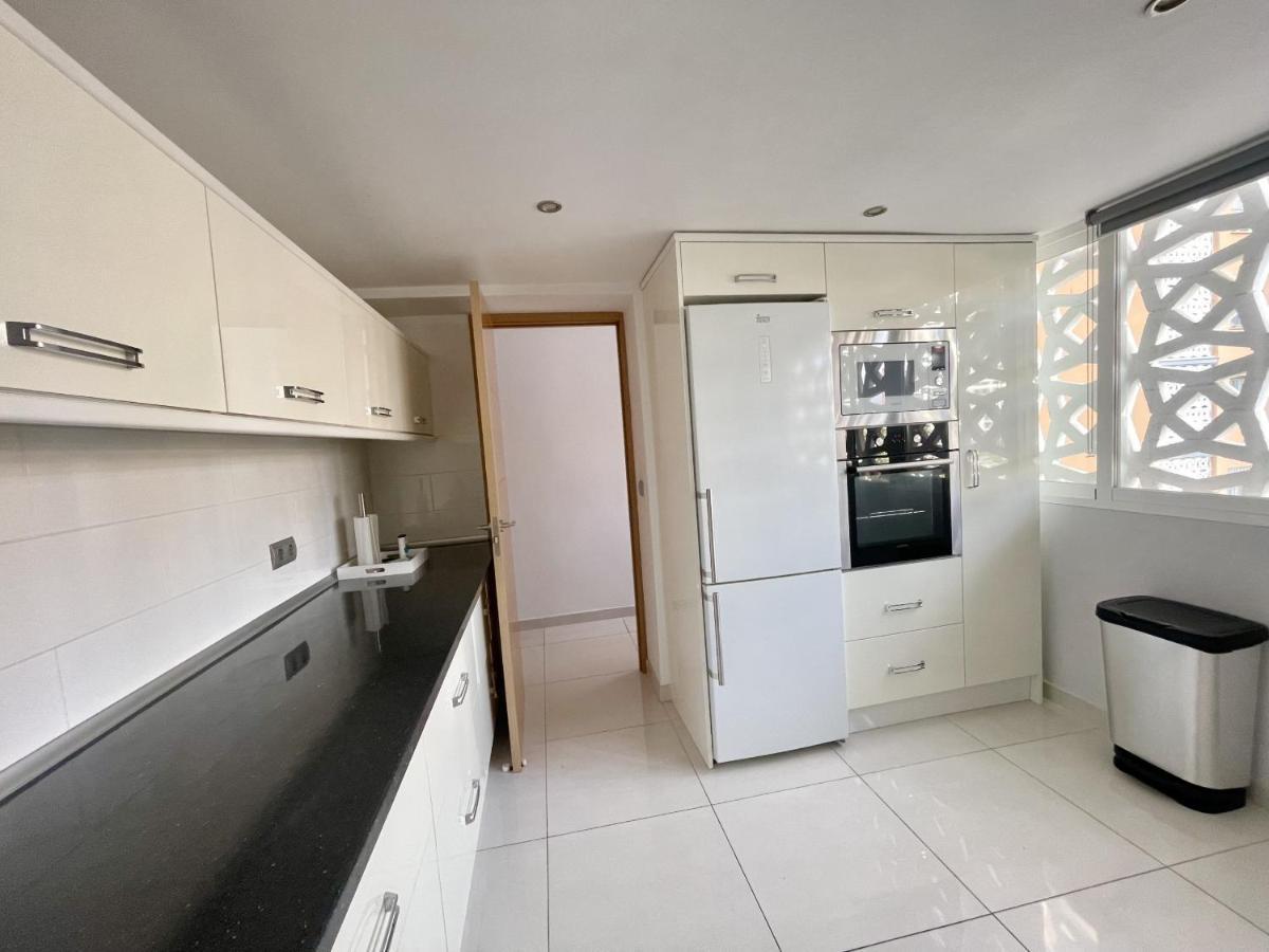 Torre Colon Apartment Benidorm Bagian luar foto
