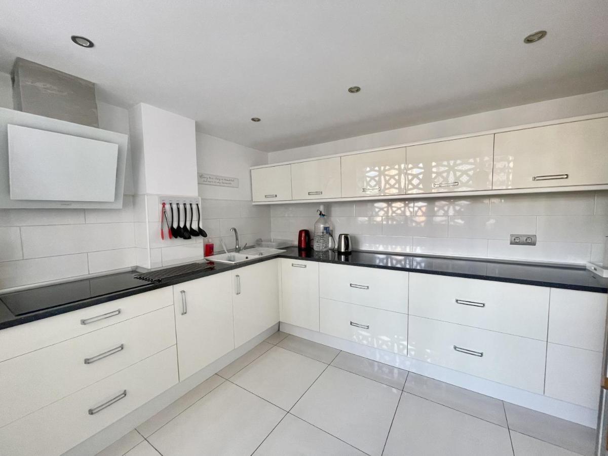 Torre Colon Apartment Benidorm Bagian luar foto