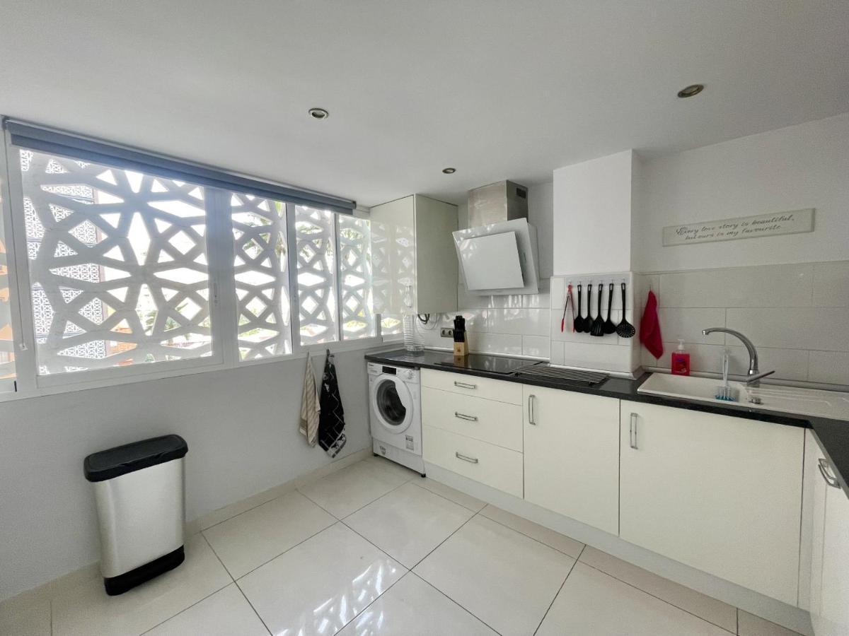 Torre Colon Apartment Benidorm Bagian luar foto